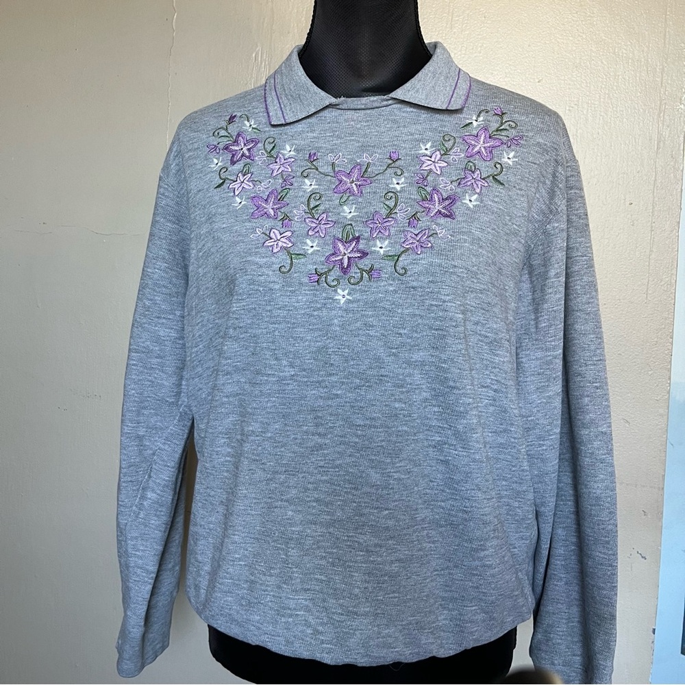 Vintage floral embroidered collared grandma sweater